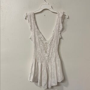 Elegant White Lace Chemise 90’s vintage
